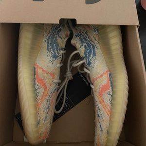 Yeezy Boost 350 V2